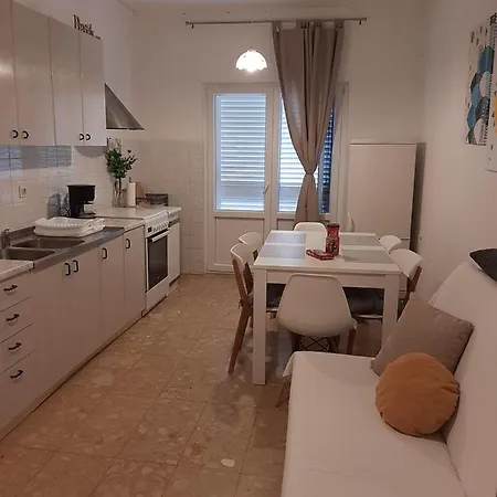 Family House Rebeka Apartman