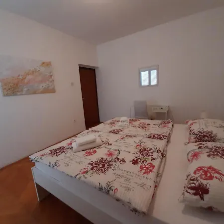 Apartman Family House Rebeka Ugljan