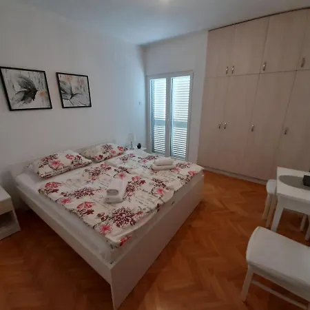 Family House Rebeka Ugljan