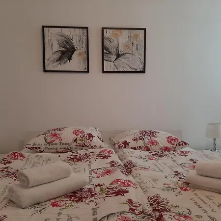 Apartman Family House Rebeka *