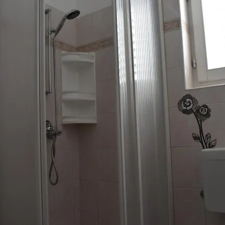 Family House Rebeka Apartman Ugljan