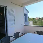 Apartman Family House Rebeka Ugljan