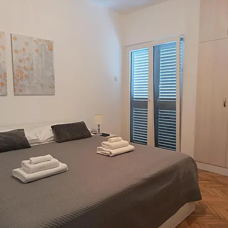 דירה Family House Rebeka *