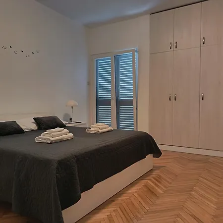 Family House Rebeka דירה אוגייאן