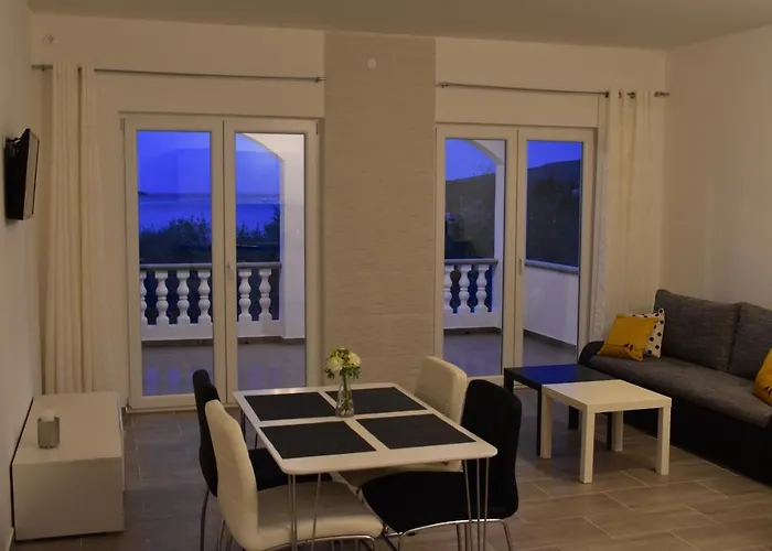 Apartman Family House Rebeka Ugljan