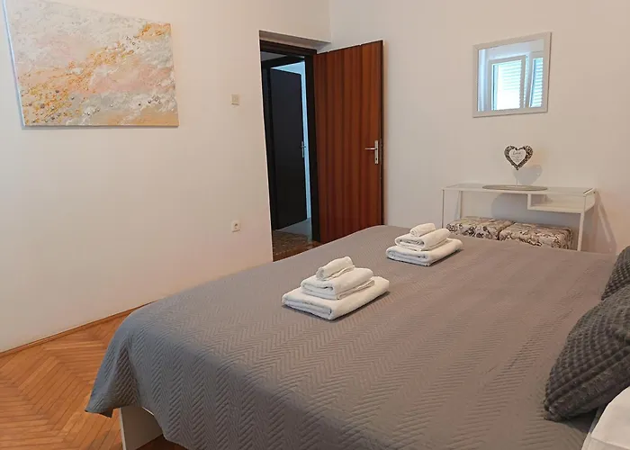 Family House Rebeka * Ugljan