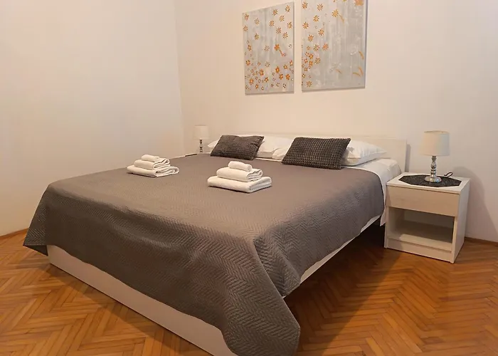 Family House Rebeka Lägenhet Ugljan