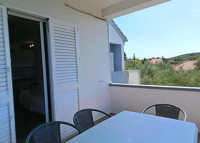 Lägenhet Family House Rebeka Ugljan