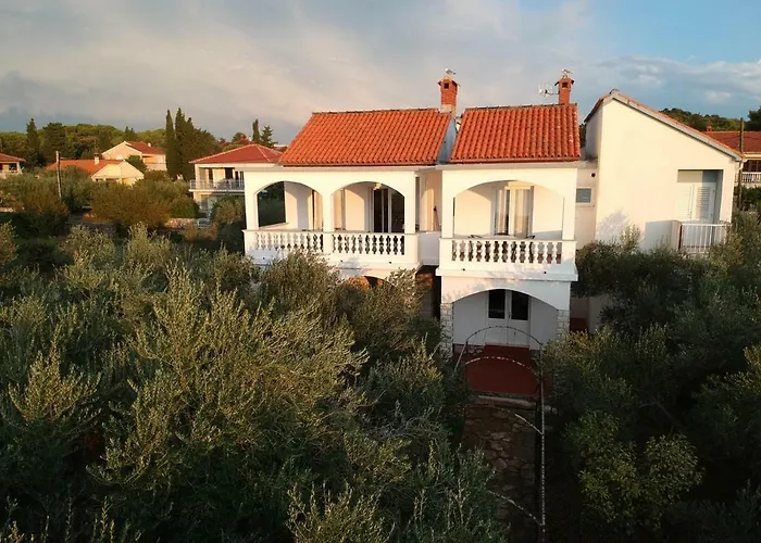 Family House Rebeka * Ugljan